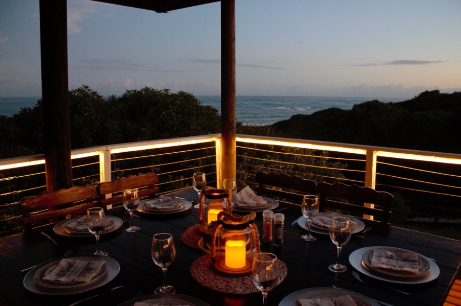 6 Bedroom Property for Sale in Paradise Beach Eastern Cape